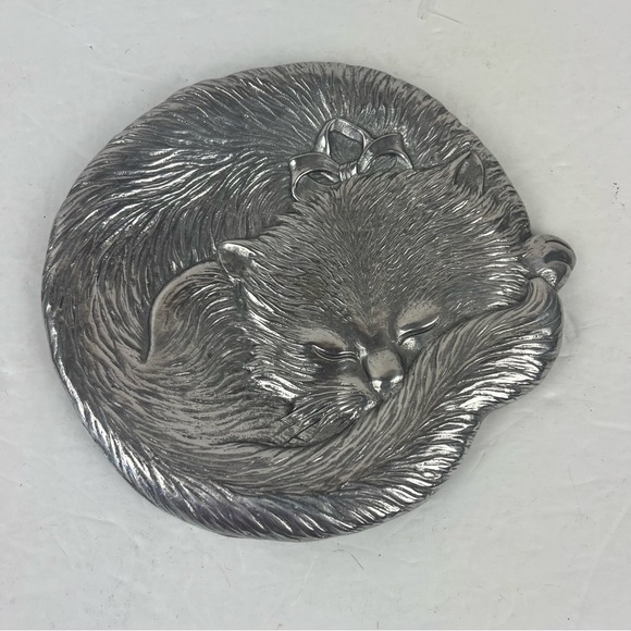 Collectible 90s Arthur Court sleeping cat dish-cast aluminum - Picture 1 of 10
